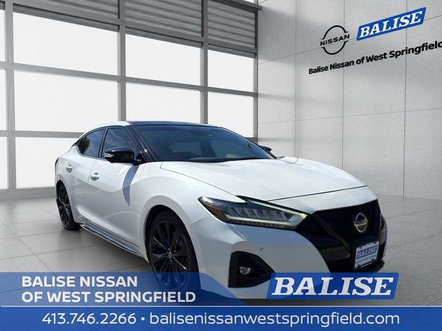 2021 Nissan Maxima SR's photo