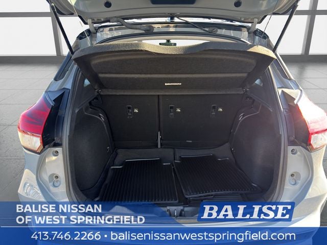 2021 Nissan Kicks SR