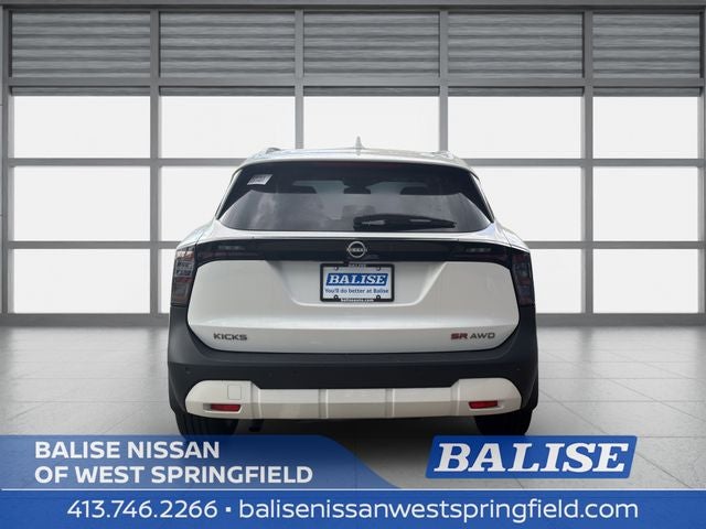 2025 Nissan Kicks SR