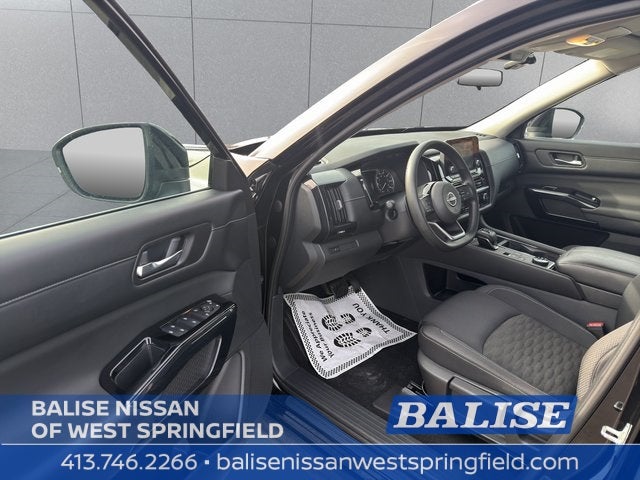 2022 Nissan Pathfinder S