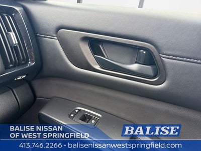 2025 Nissan Pathfinder S