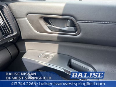 2025 Nissan Pathfinder SV