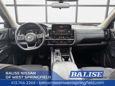 2022 Nissan Pathfinder SV