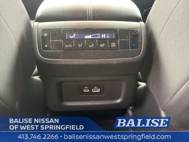 2022 Nissan Pathfinder SV