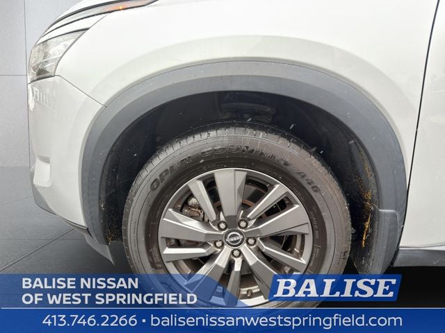 2022 Nissan Pathfinder SV