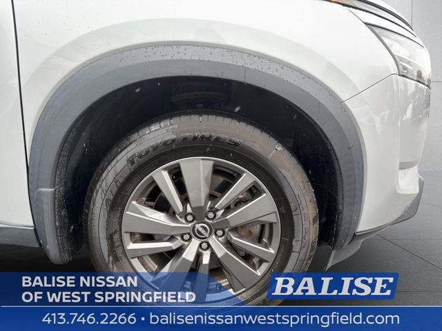 2022 Nissan Pathfinder SV