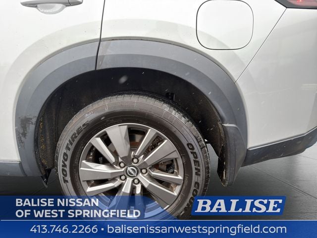 2022 Nissan Pathfinder SV