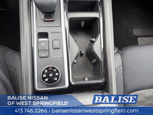 2022 Nissan Pathfinder SV