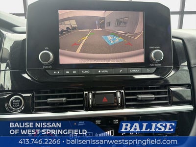 2022 Nissan Pathfinder SV