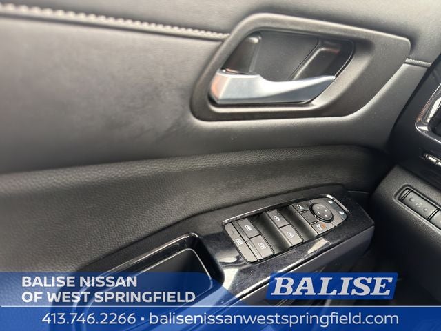 2022 Nissan Pathfinder SV