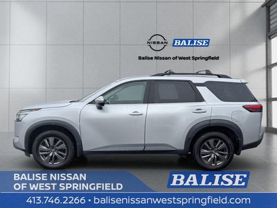 2022 Nissan Pathfinder SV
