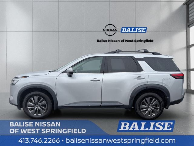 2022 Nissan Pathfinder SV