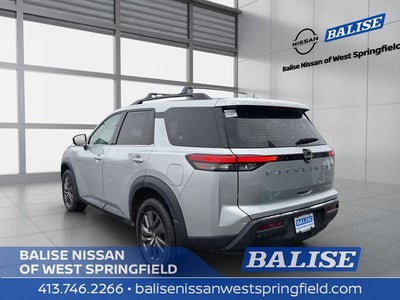 2022 Nissan Pathfinder SV