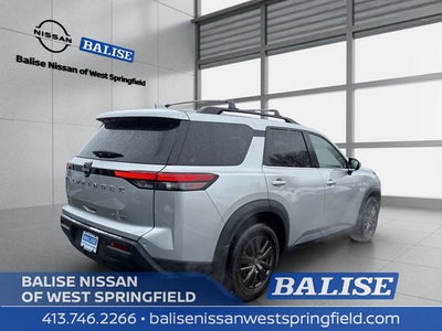 2022 Nissan Pathfinder SV