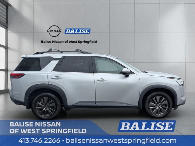 2022 Nissan Pathfinder SV