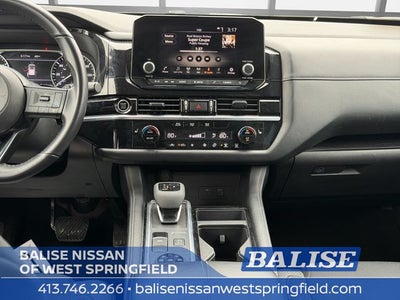 2024 Nissan Pathfinder SV