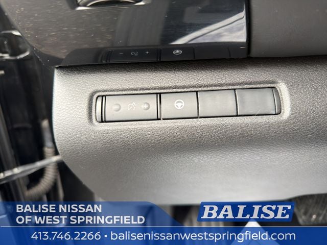 2024 Nissan Pathfinder SV