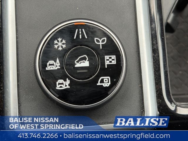 2024 Nissan Pathfinder SV