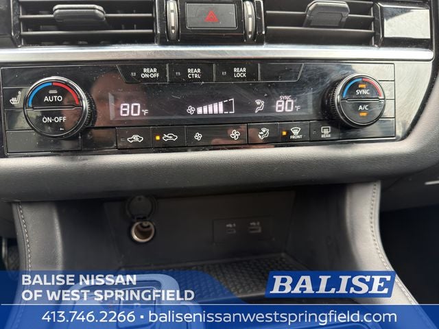 2024 Nissan Pathfinder SV