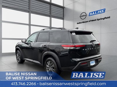 2024 Nissan Pathfinder SV