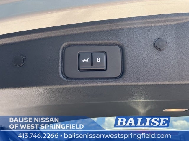 2025 Nissan Pathfinder SV