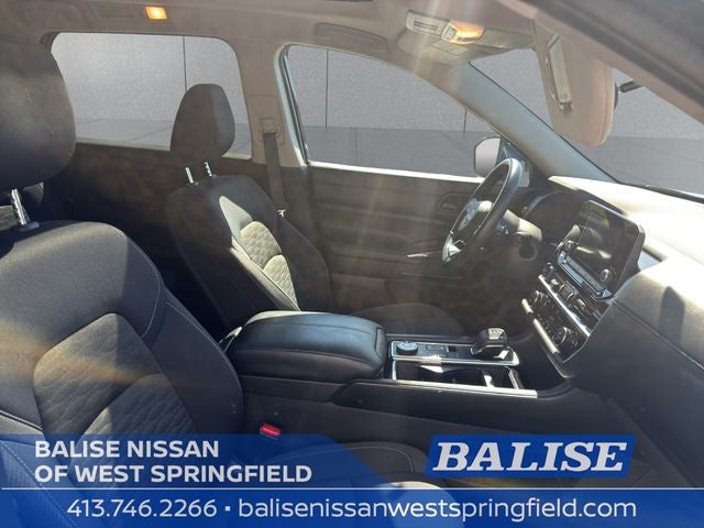 2023 Nissan Pathfinder SV