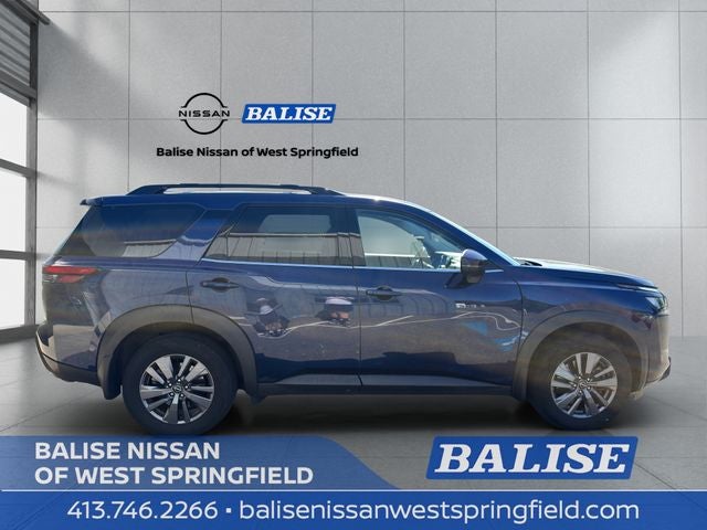 2023 Nissan Pathfinder SV