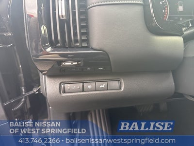 2025 Nissan Pathfinder SV