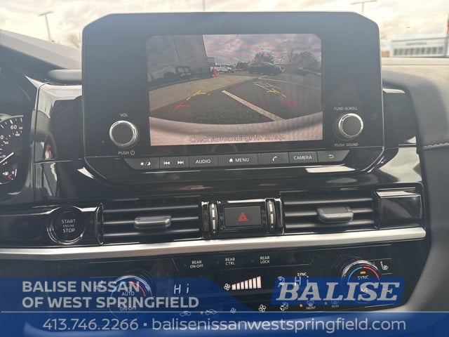 2025 Nissan Pathfinder SV