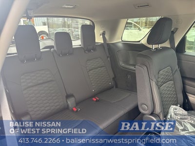 2025 Nissan Pathfinder SV