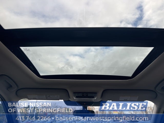 2025 Nissan Pathfinder SV