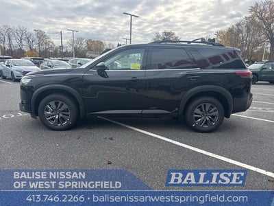 2025 Nissan Pathfinder SV