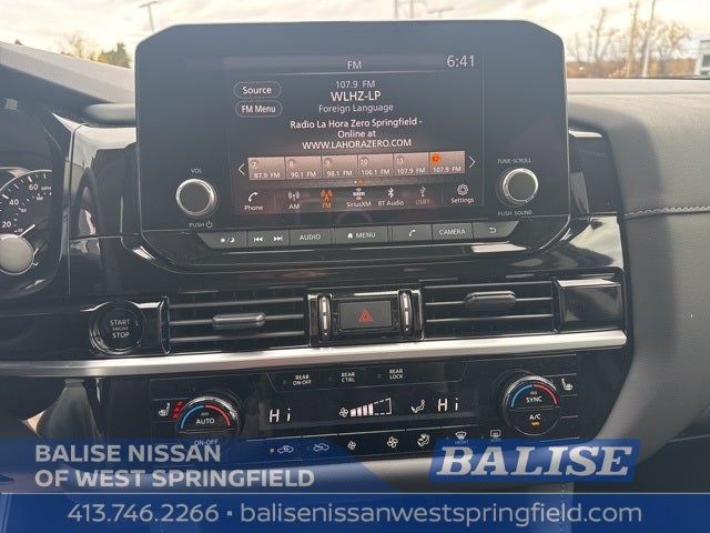 2025 Nissan Pathfinder SV