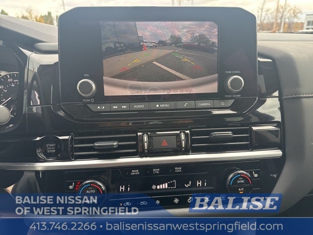 2025 Nissan Pathfinder SV