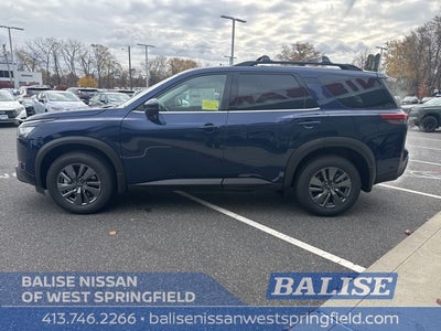 2025 Nissan Pathfinder SV