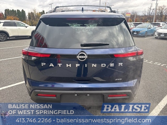 2025 Nissan Pathfinder SV