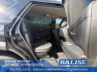 2024 Nissan Pathfinder SL