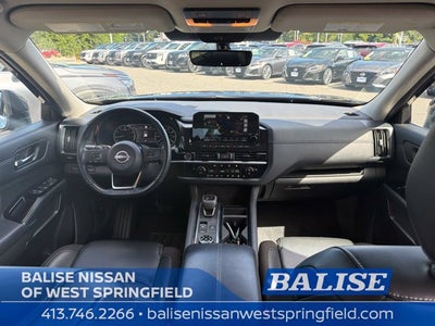 2024 Nissan Pathfinder SL