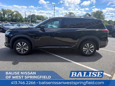 2024 Nissan Pathfinder SL