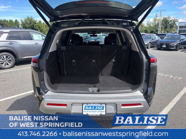 2024 Nissan Pathfinder SL