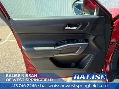 2025 Nissan Pathfinder SL