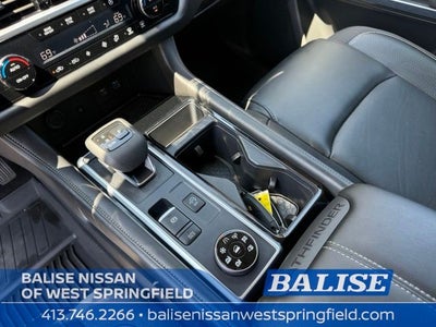 2025 Nissan Pathfinder SL