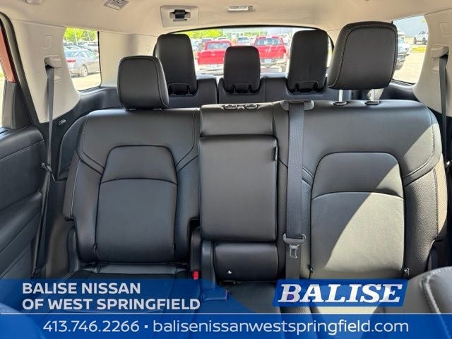 2025 Nissan Pathfinder SL