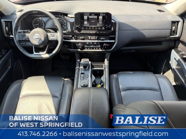 2025 Nissan Pathfinder SL