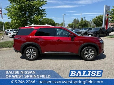 2025 Nissan Pathfinder SL