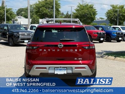 2025 Nissan Pathfinder SL
