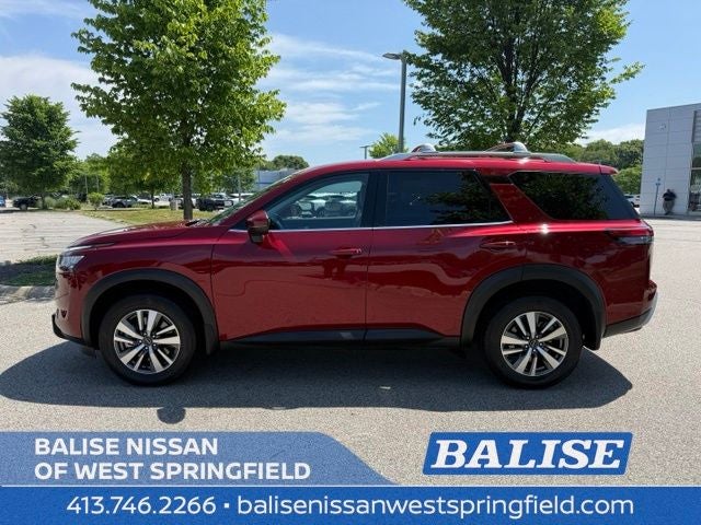 2025 Nissan Pathfinder SL