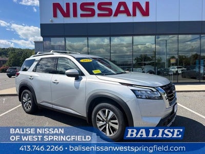 2023 Nissan Pathfinder SL