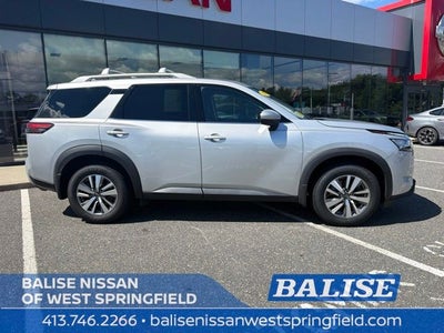 2023 Nissan Pathfinder SL