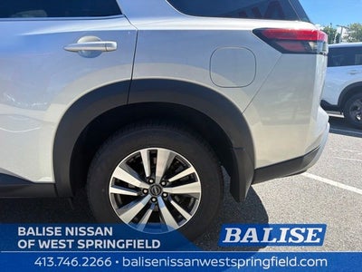 2023 Nissan Pathfinder SL